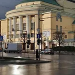 Apartament Operatheater View 2bd For 8 Tallin