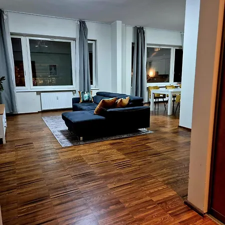 Apartament Operatheater View 2bd For 8 Tallin