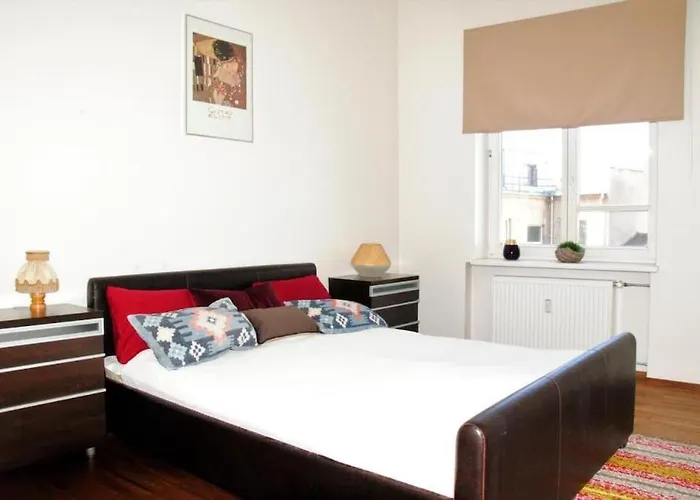 Operatheater View 2bd For 8 Appartement